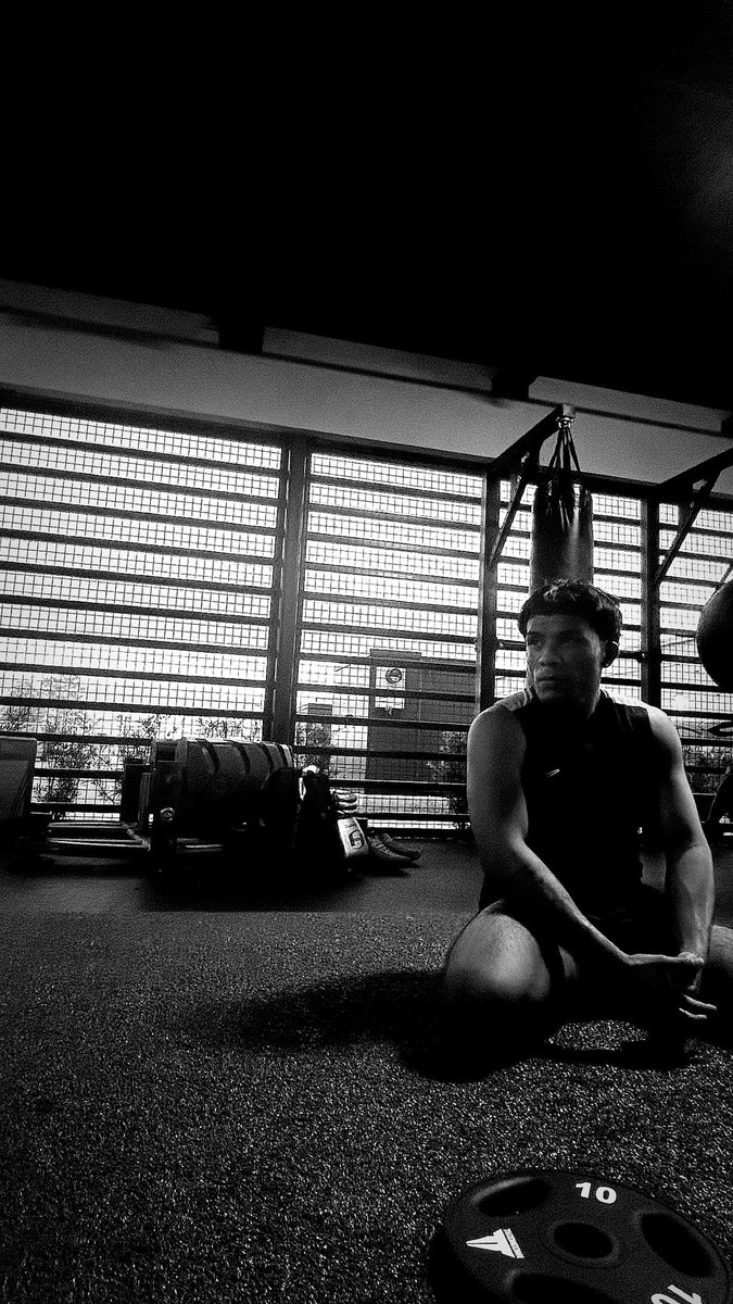 Mario Flores (@90geez) on Twitter photo 