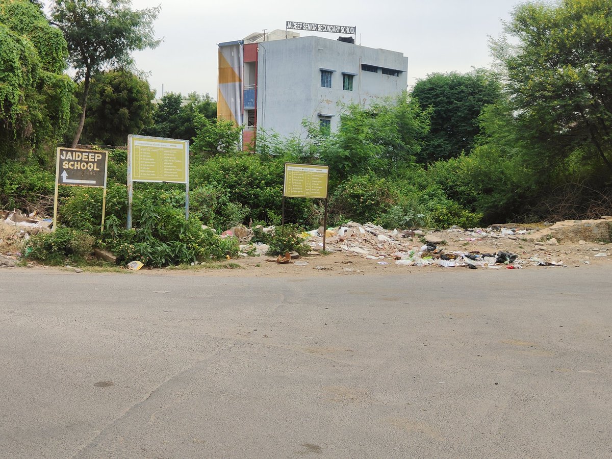 Ullu_Udaipur's tweet photo. Starting today, I shall be posting pics of Beautiful Udaipur which  shall portray the smartness of its governance and its citizens. 
A smart city indeed!
Hope you have smelly times ahead! Area: Navratan 
@udaipurblog 
@UdaipurTimes 
@bjpraj 
@BJP4India 
@RajCMO 
@RajGovOfficial https://t.co/j3FKfZUzIX