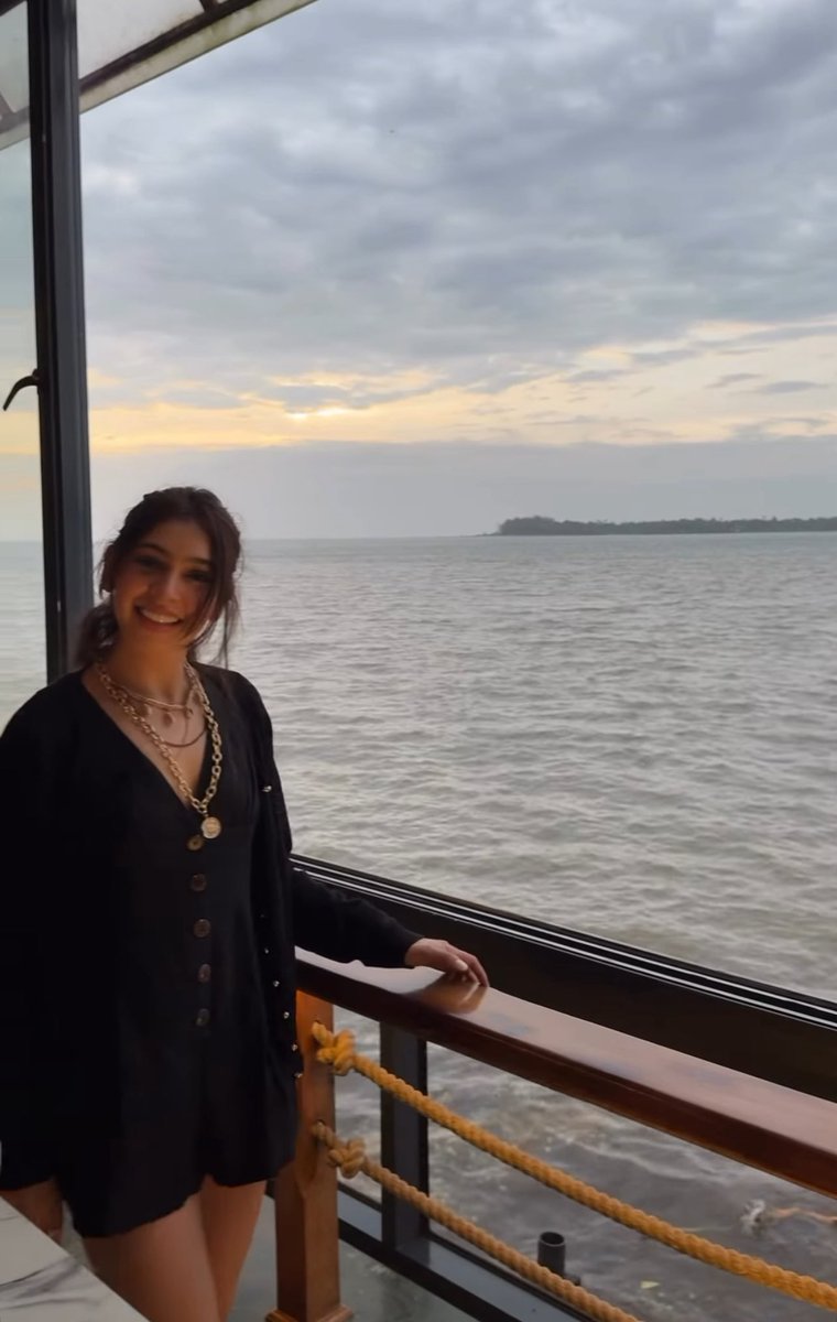 itnisibaat_'s tweet image. she’s so pretty, istg i can never get enough!😭🥹💋😭🥹💋😭🥹💋 | #nititaylor