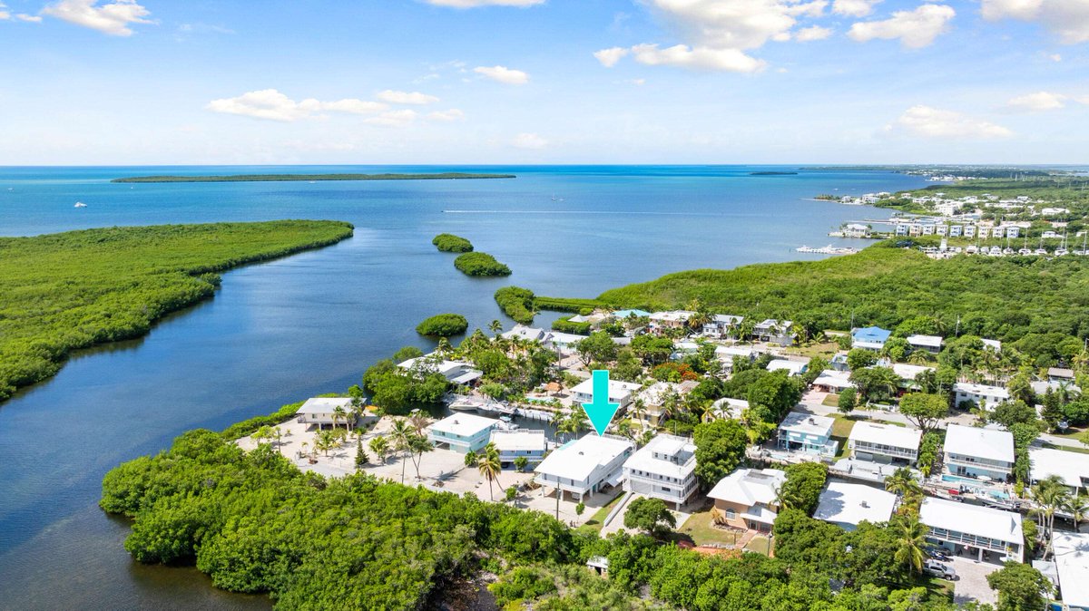 HomeInTheKeys's tweet image. OPEN HOUSE
1210 Cactus Street, Key Largo
10:00 AM until 2:00 PM
Thursday, 8/14
Look forward to seeing you there
Schedule a private showing and request more information here: cjoelyoung.com/d8rdpij9