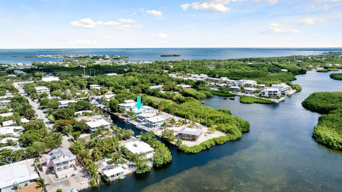HomeInTheKeys's tweet image. OPEN HOUSE
1210 Cactus Street, Key Largo
10:00 AM until 2:00 PM
Thursday, 8/14
Look forward to seeing you there
Schedule a private showing and request more information here: cjoelyoung.com/d8rdpij9