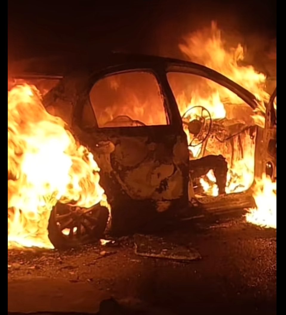 LebogangMolema3's tweet photo. Just look at this???
Taxis should only operate from taxi ranks, how inhumane is this?💔 https://t.co/9VTVKbPxoA