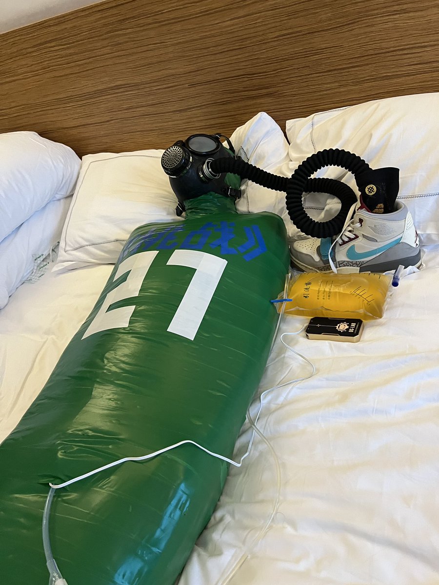 【关于<a href="/Nickyhnan/">转角生埃</a> 被前锁后塞导尿堵嘴电击静置21个小时的故事】
还可以怎么玩呢？转发解锁视频