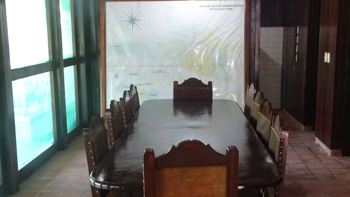 En el 99 Cumpleaños del Comandante en Jefe fue restaurada su Cabaña de Trabajo en Villa Clara, un espacio concebido por Celia Sánchez. Revivir este lugar, lleno de historia, es un tributo a Fidel y su legado. ¡#100AñosConFidel!