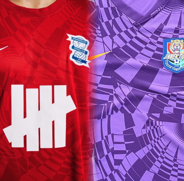 HotpotFootball's tweet photo. TRIBUTE TO TIANJIN?😂

The 3rd kit of Birmingham City this season used the same kit template as the home kit of Tianjin Jinmen Tiger. This is the first time that a European club has used a Chinese team's kit template.

#BCFC #BirminghamCity #CSL #CSL2025 https://t.co/ul4XV5FbE3