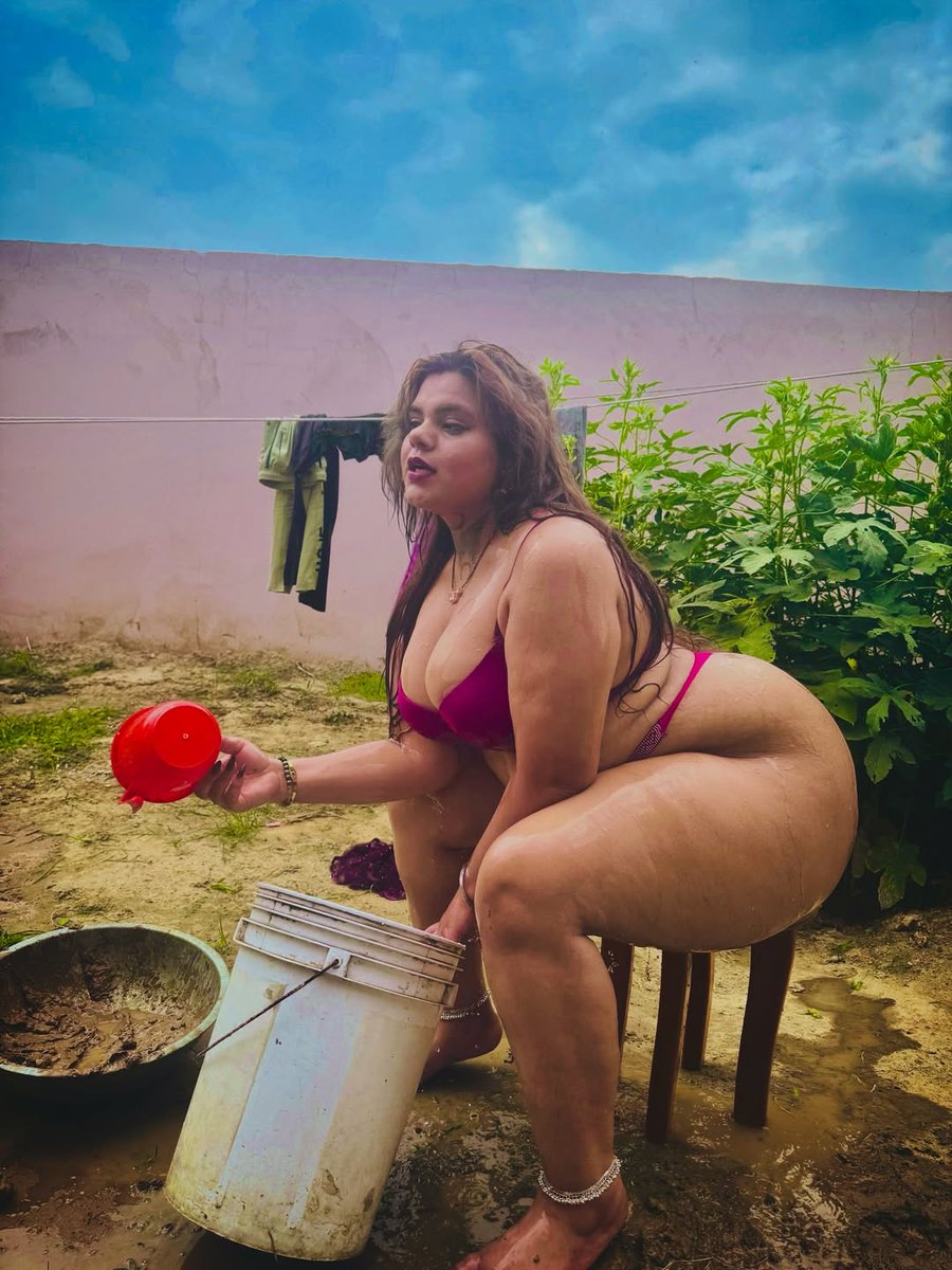 Bikiniworld_in's tweet photo. Desi vibes 😛 https://t.co/WhyccotOPu