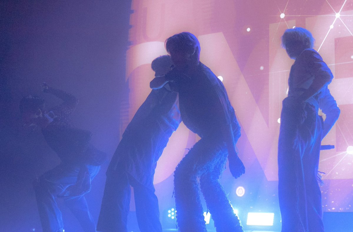 kep1moon's tweet photo. More pics from ciaraglagola on IG (2/2)
ONEUS β in Cleveland
#ONEUS #μμ΄μ€ #h_our_us #ONEUSinCLEVELAND https://t.co/vO2ecTtvn6