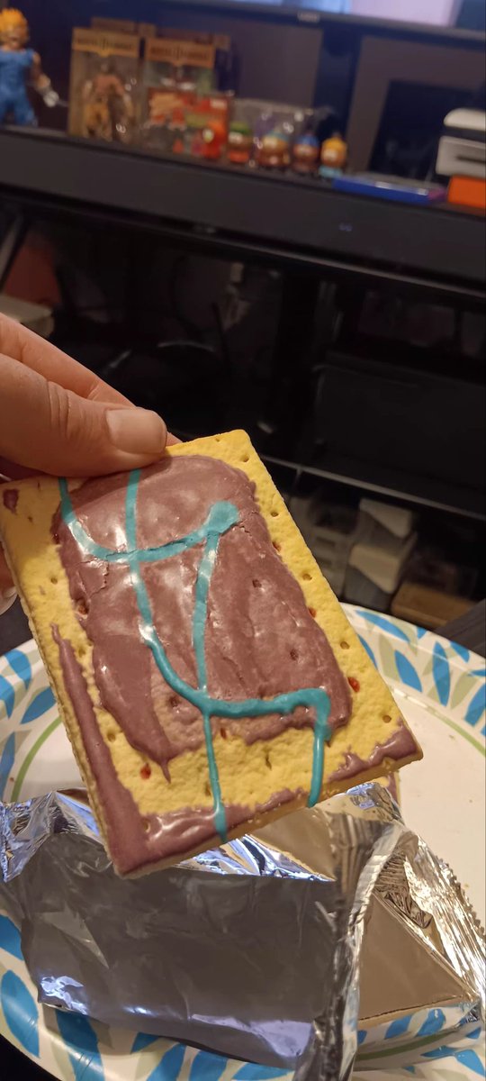 SmithBeatz1's tweet photo. I really wasn't planning on complaining again, but it's not fair to me or other Poptart lovers. This seems like the new standard and it's a shame. I feel like I'm gambling everytime I go get a box of Wild Berry Poptarts. Just bought last night from Walmart 😞 https://t.co/HosF4EYZXY