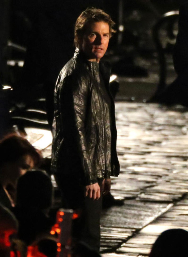 sdrose93's tweet image. Tom on set of MI5 🥰
#MissionImpossible #RogueNation