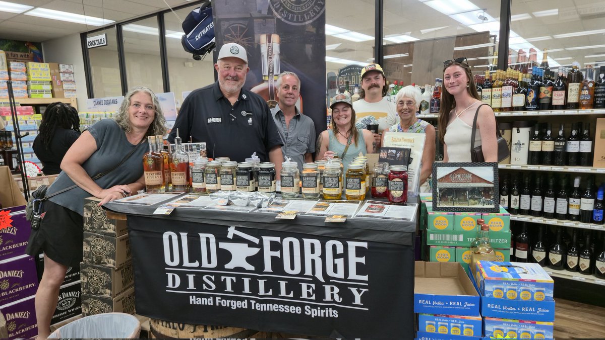 G_Carroll10's tweet photo. Well, yet another successful"Tasting"event located at North Pavilion Discount Beverage in North Myrtle Beach SC. Old Forge Distillery is bringing the Mountains to the Beach. Ran into this clan of customers that were totally blown away with our Spirits of Moonshines &amp; Bourbon's. https://t.co/6fuSaqZuih
