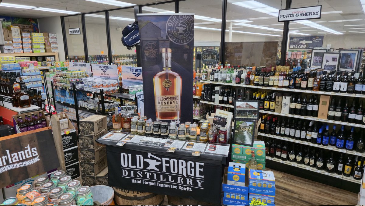 G_Carroll10's tweet photo. Well, yet another successful"Tasting"event located at North Pavilion Discount Beverage in North Myrtle Beach SC. Old Forge Distillery is bringing the Mountains to the Beach. Ran into this clan of customers that were totally blown away with our Spirits of Moonshines &amp; Bourbon's. https://t.co/6fuSaqZuih