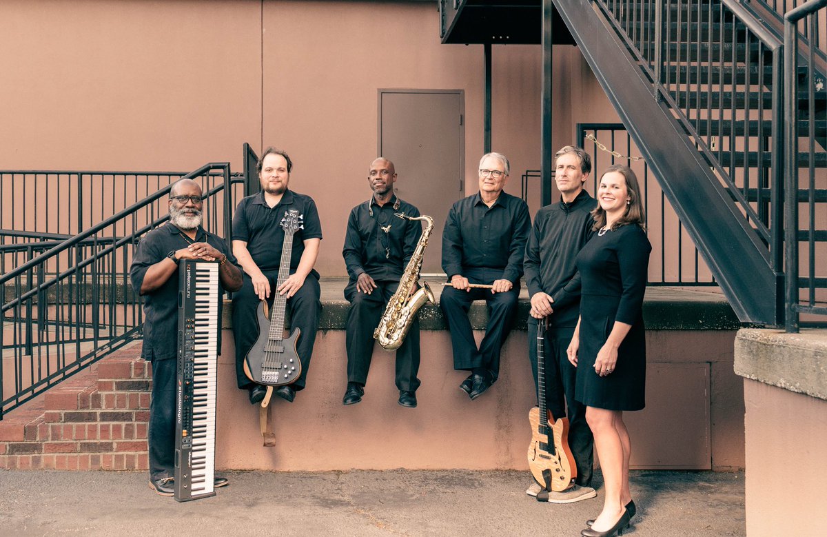 rcbrownsax's tweet photo. Please drop into @WhollySmokin for brunch/drinks and to hear The Rod Brown Combo play next Sunday, Aug. 17th, 12-3PM. We certainly hope to see you there‼️🎶Thank you, Jackie!! https://t.co/KreqIsOOXh
