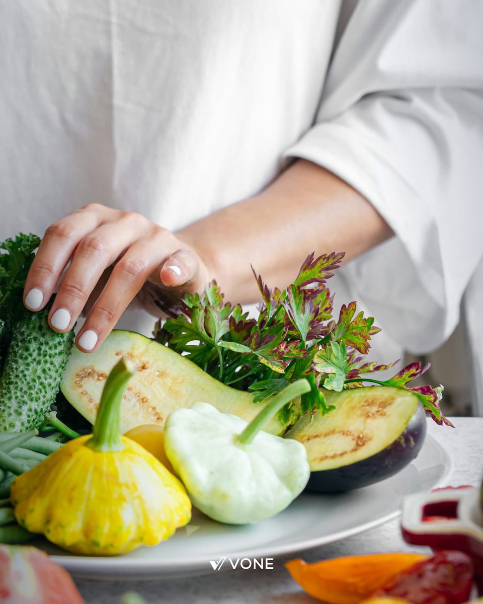 VONEElectric's tweet image. Your New Everyday Essential 🍎🥕

เติมสิ่งดี ๆ ให้ตัวเองทุกวัน ด้วยความสดจากผักและผลไม้ ที่ช่วยให้คุณสดชื่น พร้อมเริ่มต้นวันใหม่ได้เสมอ

เติมความสดชื่นให้ชีวิตทุกวัน ง่าย ๆ เพียงเริ่มต้นด้วยผักและผลไม้ต่าง ๆ ที่คุณชื่นชอบ 🌿

#VONEElectric #VONE #Electric #StartYourDayFresh