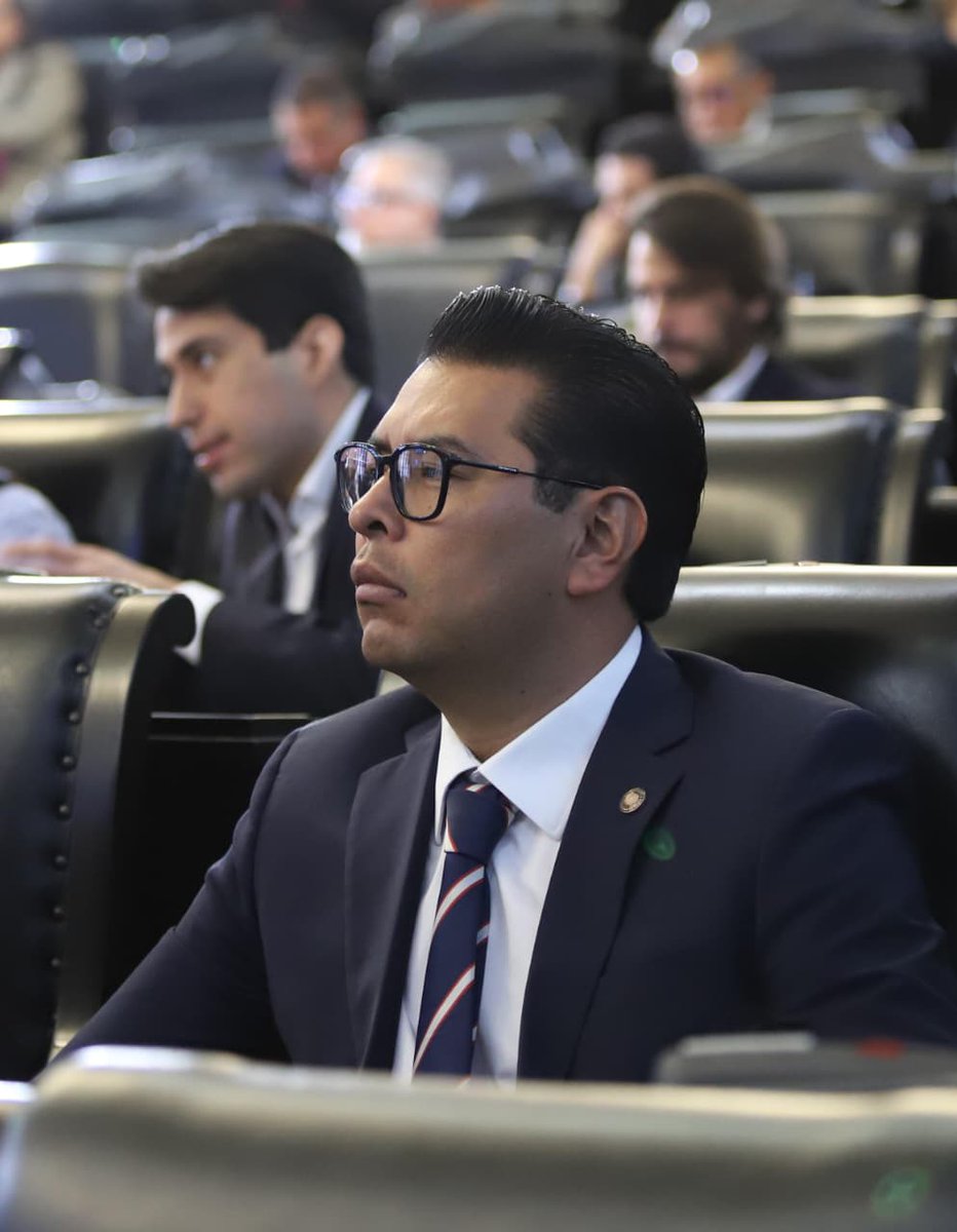 NestorCamarillo's tweet photo. 📍 Presente en la Comisión Permanente, en la histórica Casa de Xicoténcatl. 💼
Siempre con el compromiso firme de trabajar por #Puebla y por #México. 🇲🇽💪 https://t.co/RPX2szTWth