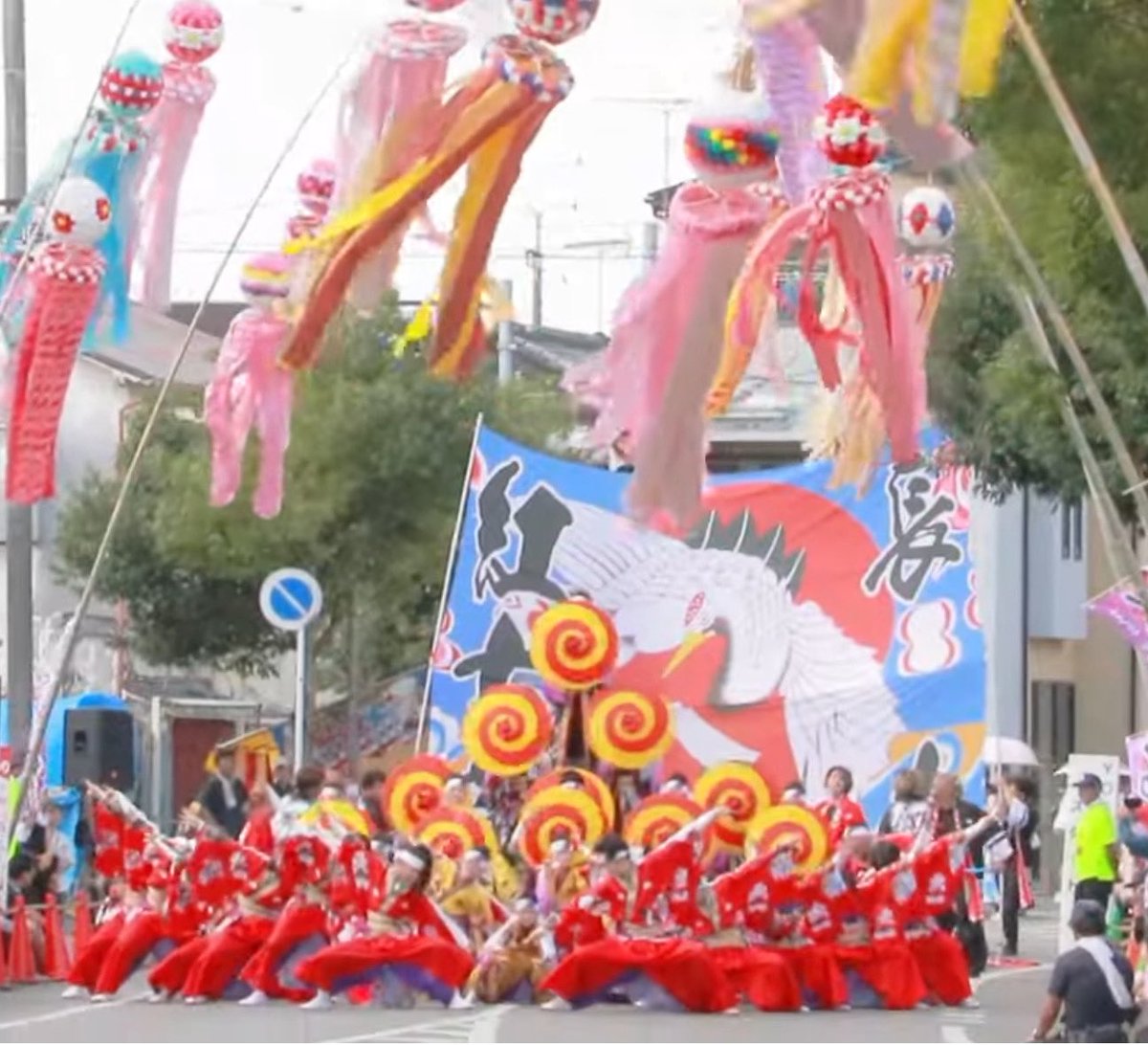 koide3535's tweet photo. 本日地元ち&amp;近隣
夏祭り
２本出演予定です。

近隣の皆様
暑い夏を乗り切り
みんなで楽しく良い汗💦かいて、踊りましょう💓

🌸市原平三小夏祭り18時
🌸長南西小夏祭り20時

紅古蓮演舞致します🤲

#長南紅古蓮
#長南町
#夏祭り
#よさこい
#子供習い事 https://t.co/8X0gWk4YsQ