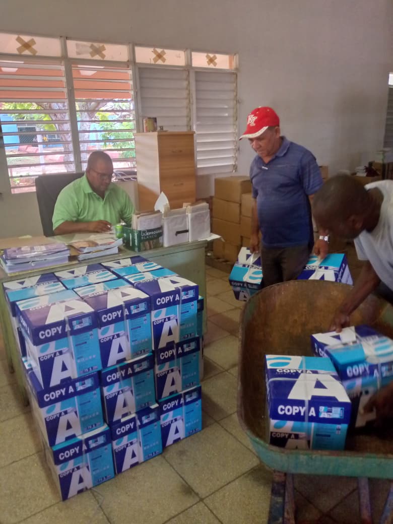 Llegada del material escolar para el curso 2025-2026 en el municipio Bolivia #EducaciónBolivia #CubaMined #BoliviaXCuba