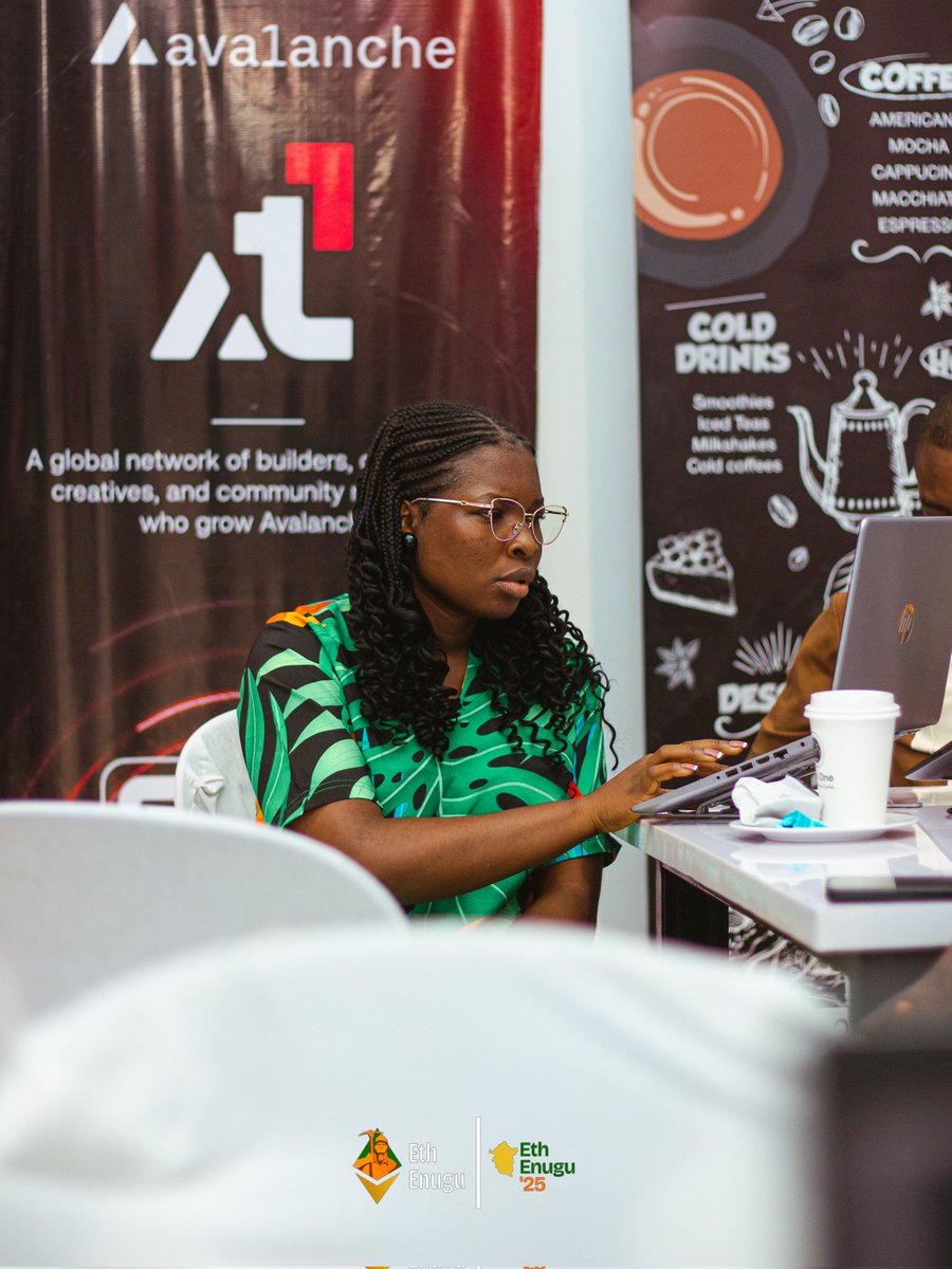 POCH_Graphics's tweet image. Day 9 of @Eth_Enugu Pop Up City. 

It&apos;s Hackaton week, so, we&apos;ve been busy building.

Oh, I connected with @Techboy1999 today and we took a picture. He&apos;s a blockchain dev.👨‍💻

Yoh! Finally, I wore my @thesandboxafric Tshirt today to rep😊
#Sandbox