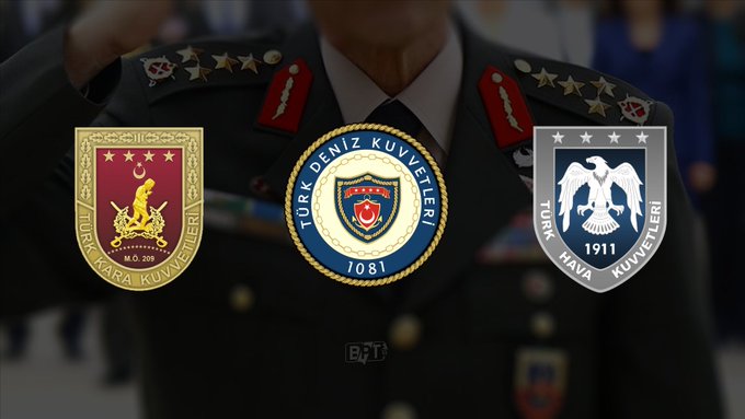 tekhabermerkezi's tweet photo. Resmi Gazete'de yayımlanan karara göre:

— Kara Kuvvetleri Komutanlığı'nda 119 generalin,
— Deniz Kuvvetleri Komutanlığı'nda 35 amiralin,
— Hava Kuvvetleri Komutanlığı'nda 31 generalin görev yeri değişti.

#kara #deniz #hava #komutan #general #amiral #24YılınHikayesi #Yarın12 #Benimİmzam #ÖzgürÖzel