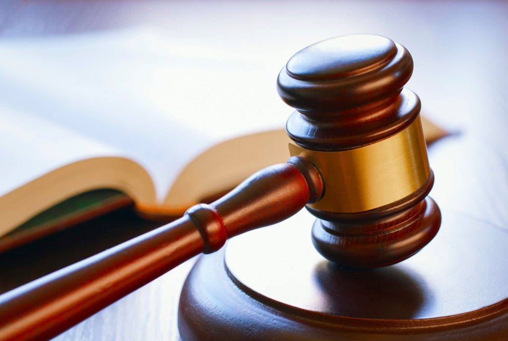 orlandosentinel's tweet photo. Judge strikes down parts of a Florida law used to ban school library books https://t.co/WPA65YqAxi https://t.co/U5vntz35cj