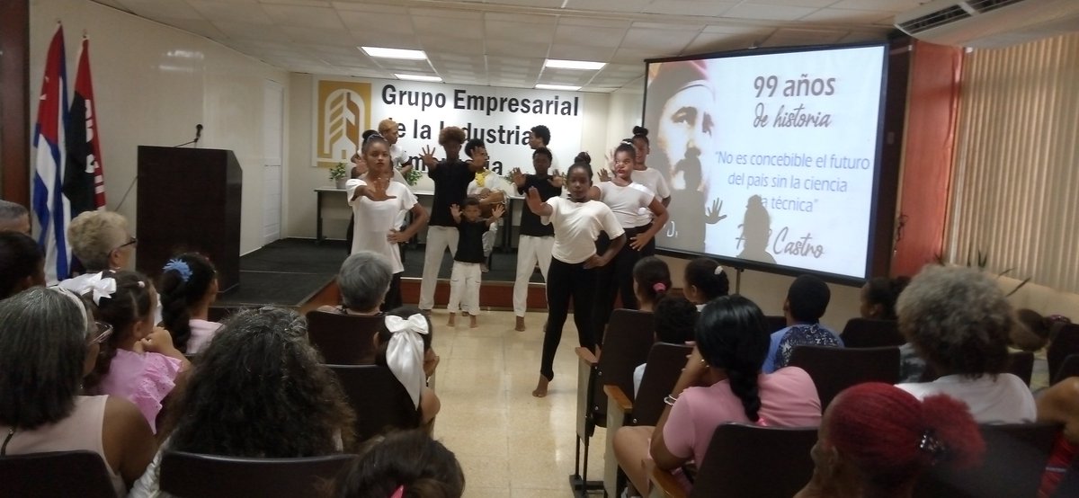 Un emotivo acto conmemorativo al 99 de Fidel, se realizó en el <a href="/geiacuba/">Grupo Empresarial de la Industria Alimentaria</a> dirigido a todo el colectivo y a los niños de la organización. El mensaje está claro. Fidel vive en el pueblo y su legado perdurará por siempre.
#100AñosConFidel
#FidelPorSiempre