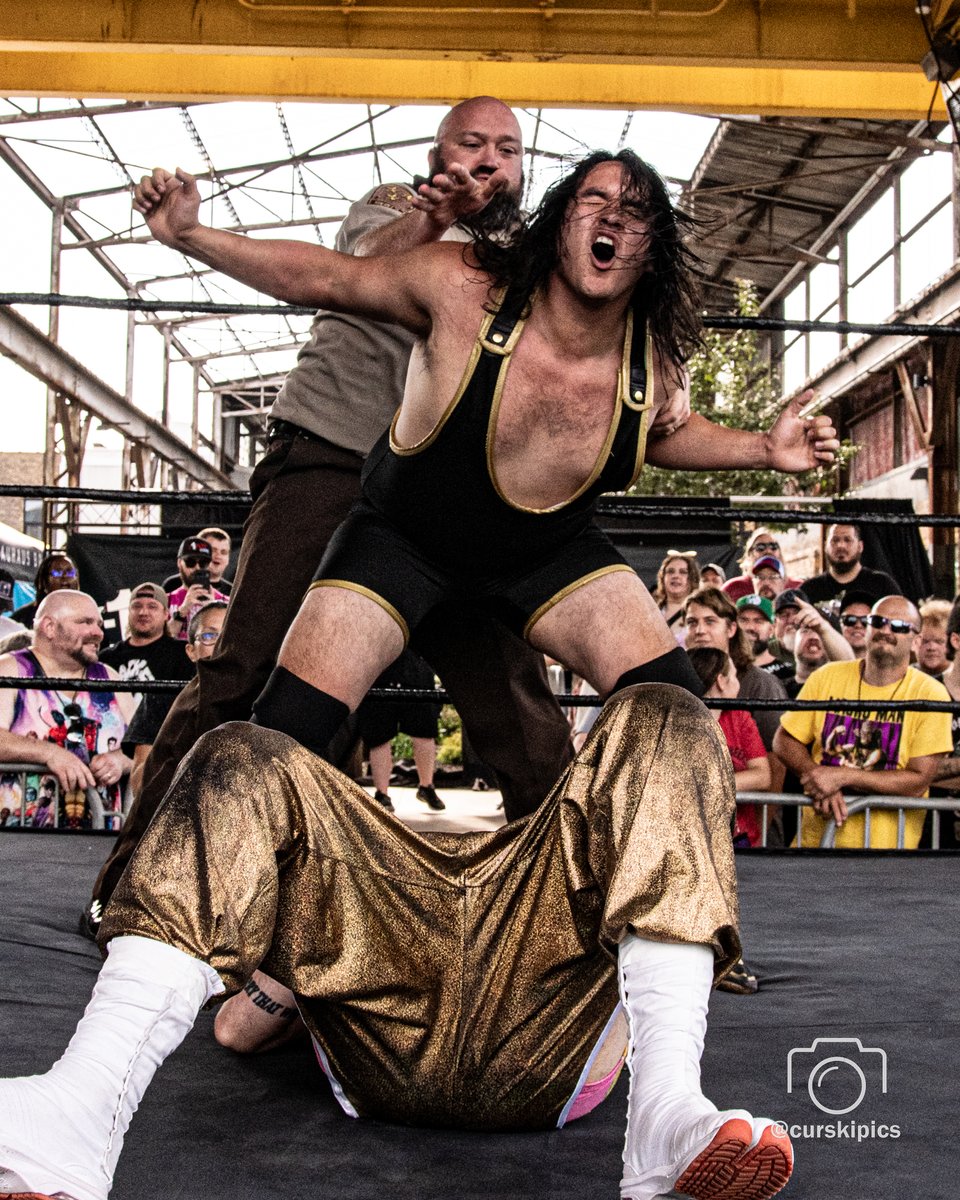 CurskiPics's tweet photo. A few favorite verticals from @F1RSTWrestling
#BloodSweatandBeers
#wrestling #photography #f1rstwrestling #minneapolis #minnesota #prowrestling #vertical #pentax #sigma #irix https://t.co/CRCHAovAQT