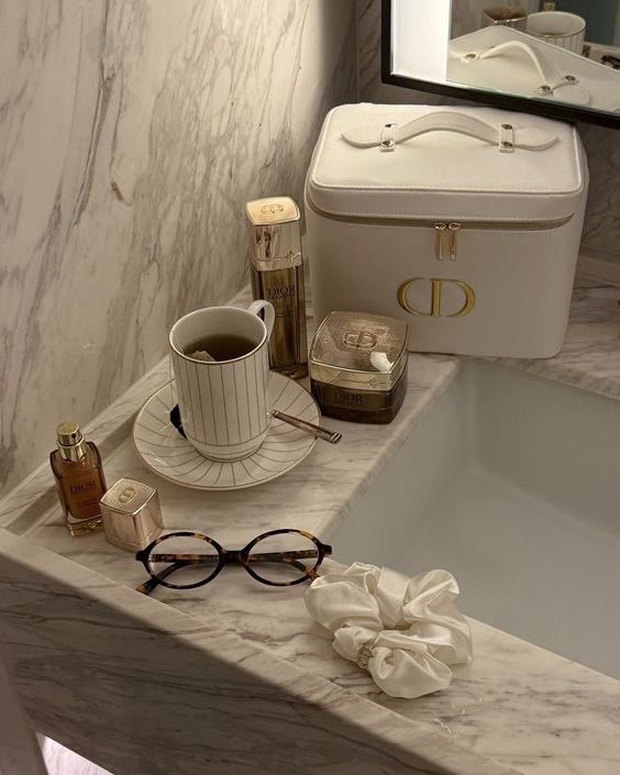 classyladylife's tweet photo. night routine 🌝✨ https://t.co/8WzhSSSSn1