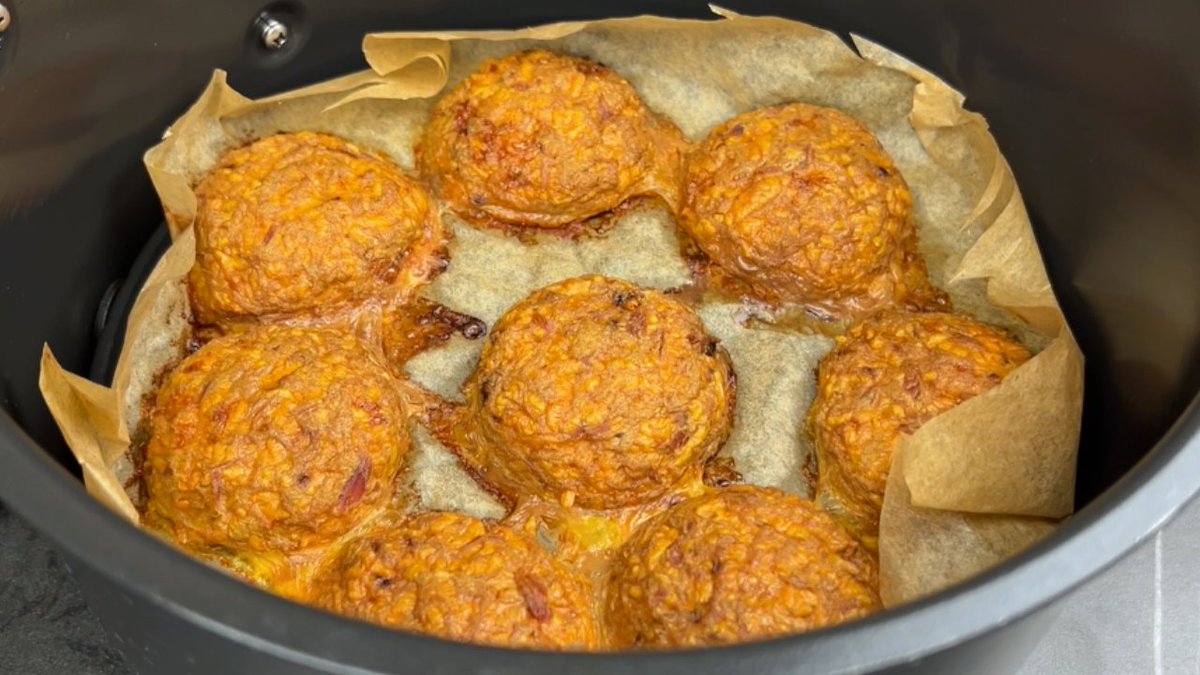 FoodHow2's tweet photo. 👉 Keto air fryer tuna patties: https://t.co/cVoKhJ8aSJ

#keto #lowcarb https://t.co/C1ooMMbsHL