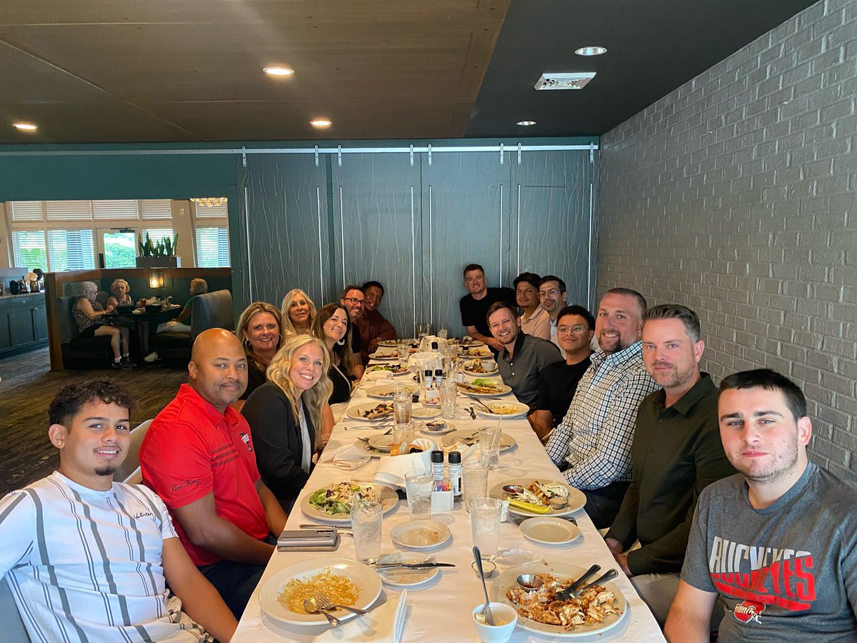 techrug's tweet photo. It was great to get everyone together for lunch today.  A little time away from the office to share in laughter has been important in building team camaraderie, boosting morale and creating memorable moments. #family #TOGETHER #team #cyber #teamwork #business https://t.co/q1ywLbXUEb