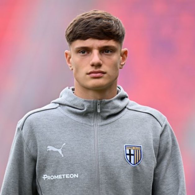 Parma's most expensive sales: 

1) Hernan Crespo €56m 
2) Gianluigi Buffon €53m 
3) Lillian Thuram €36m 
4) Giovanni Leoni €35m 
5) Juan Sebastian Veron €30m 

In legendary company. 🇮🇹