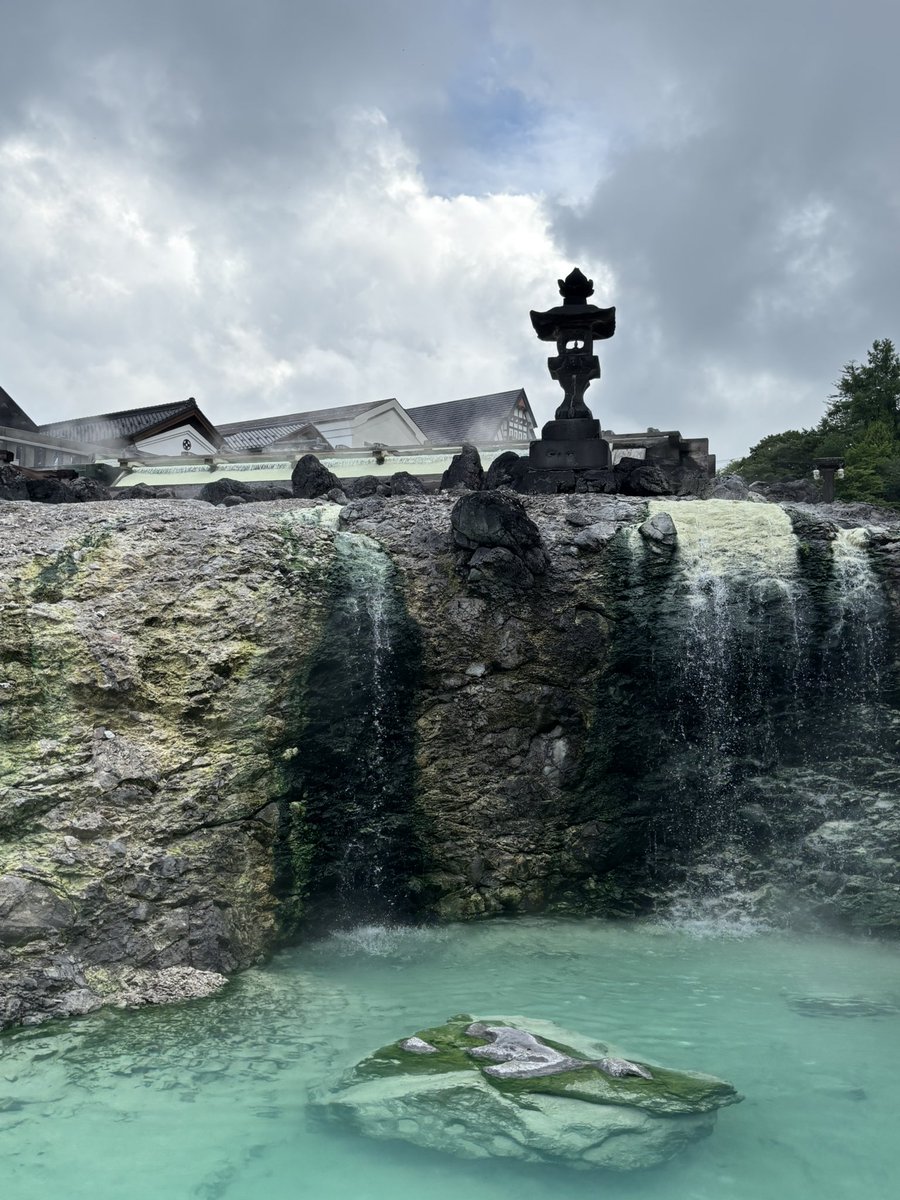 UMESATO593227's tweet image. 息子と３人でクラブ発祥の町へ♨️
こごみパンでお買い物して、ルオムの森で森林浴とピザ。再び草津へ。湯畑散策、湯もみショー、寺社参拝、足湯…いっぱい歩いて、ゆっくり丸一日草津を堪能♪
⚽️週末に向けてリフレッシュとパワーチャージ✅
#草津温泉
#草津よいとこ一度はおいで
#また来ます