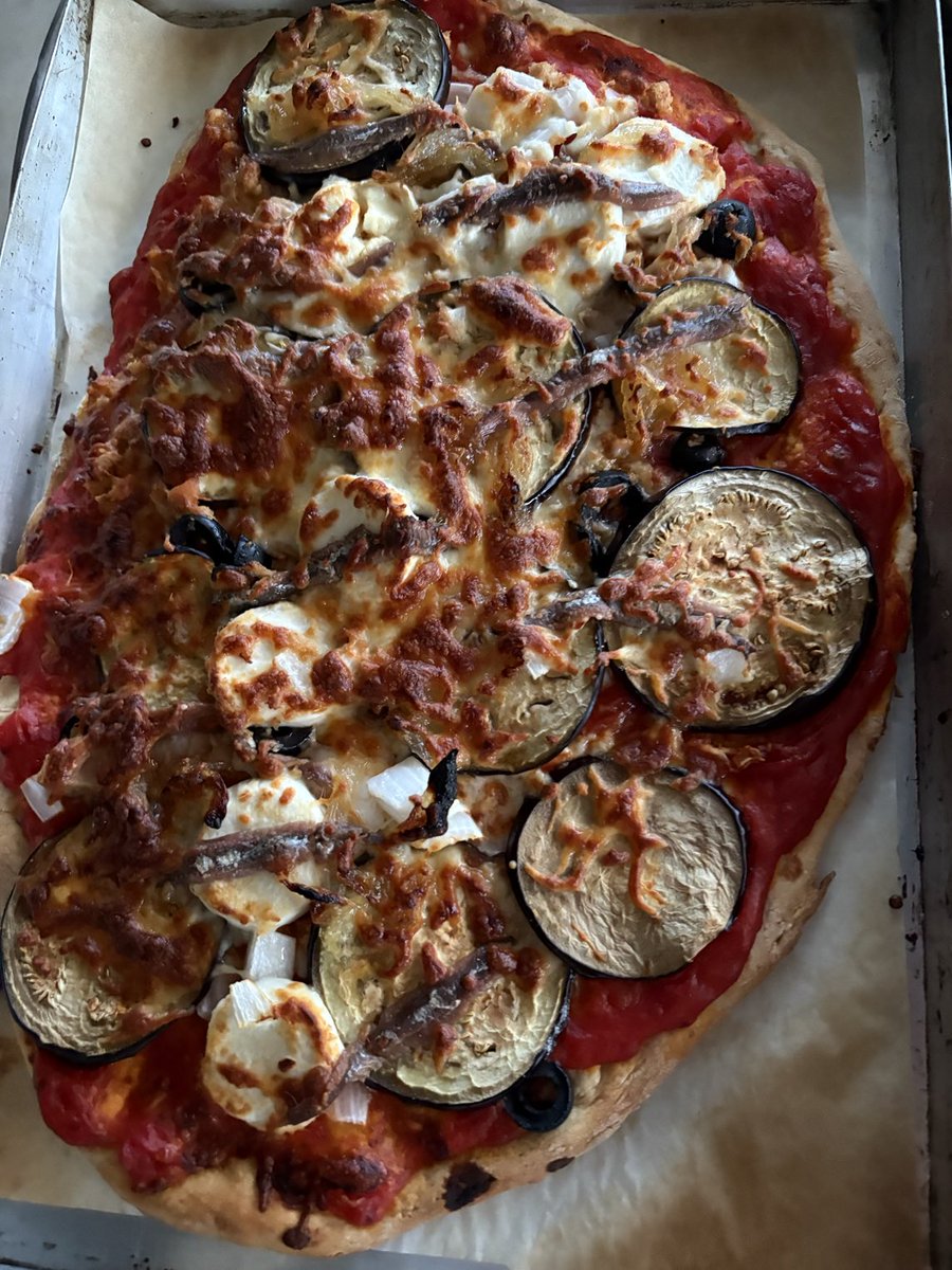 Cecilia Azorín (@ceciliaazorin) on Twitter photo Wood-fired oven 🪵, homemade pizza 🍕 Wood-fired oven 🪵, homemade pizza 🍕