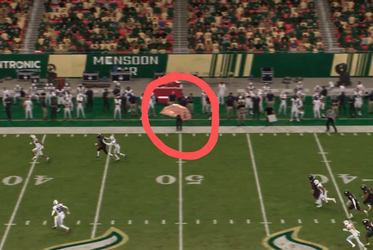 SFBN_24_7's tweet photo. So this clipping issue with the coach on the USF sideline is bad in, Raymond James stadium in Dynasty mode @EASPORTS 

#CFB26 https://t.co/5r2S0nvkkD