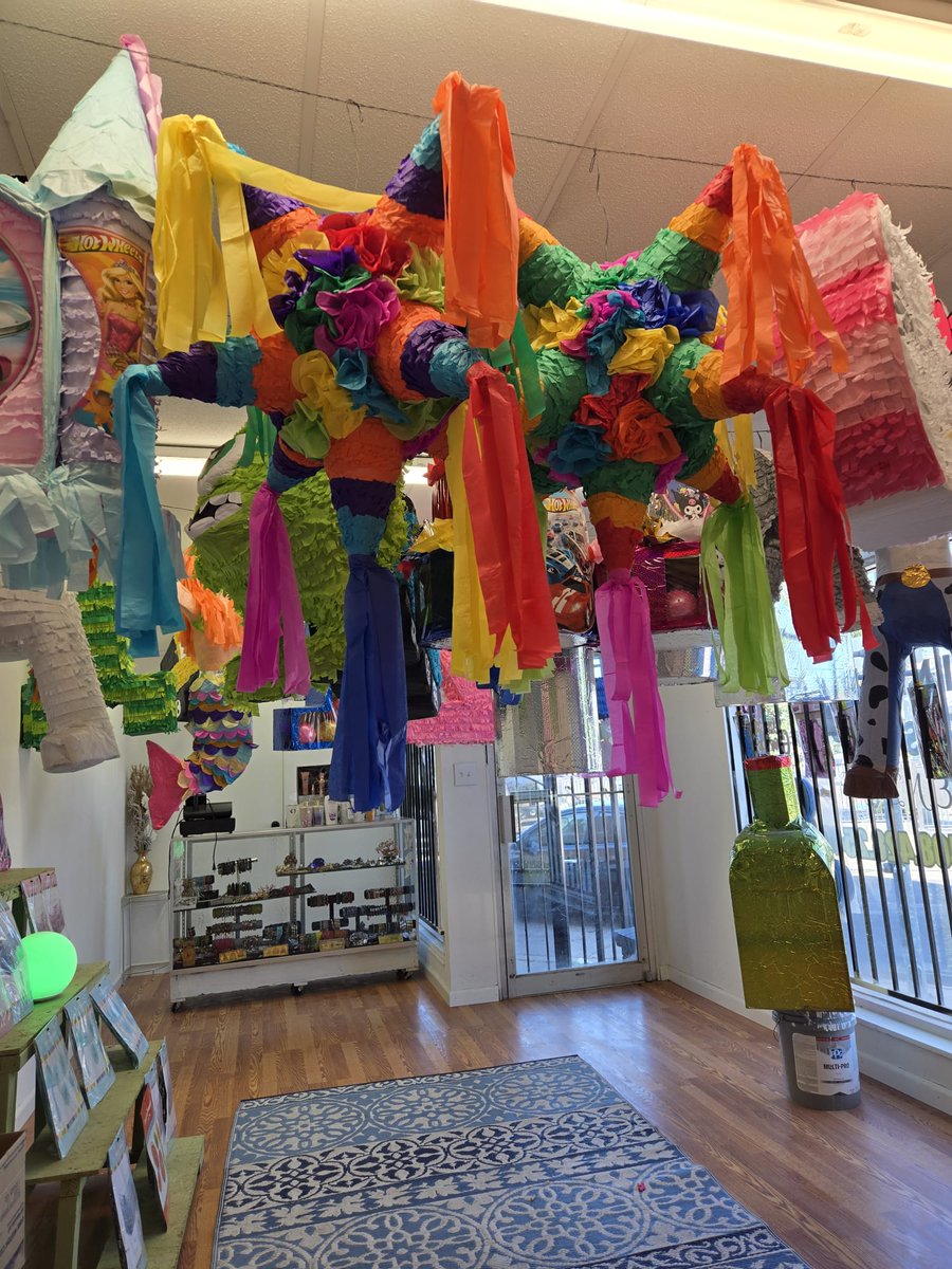 HummingbPinata's tweet image. 🪅     ¡Haz que tu evento brille! Creamos piñatas únicas, llenas de color y      emoción. Personalizadas al 100% para cada ocasión.
 🎈 Pide la tuya en hummingbirdpinateria.com
     #BrincaBrinca #Piñatas