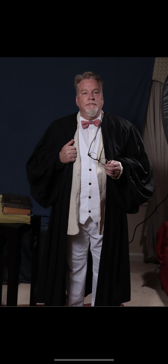 Memphismarkog's tweet image. Here comes the judge #laugh #love #distinguished #shenanigans