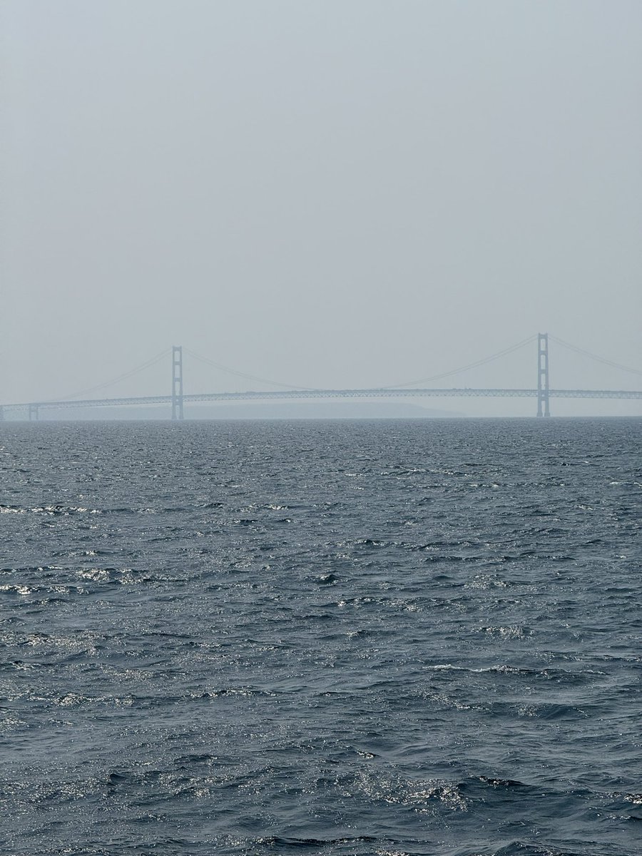 danielhazan's tweet image. Ponte sullo stretto fra Huron e Michigan lake. Costruito  negli anni 50. #Sapevatelo