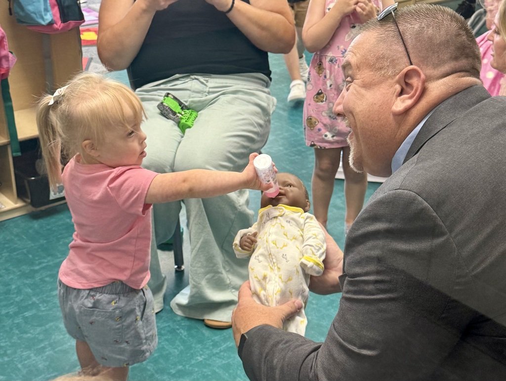 First day at Cedar Hollow in Mallory Paben’s 3-year-old Pre-K class featured a sweet moment as a student gave Superintendent Travis Lightle her doll and fed it It was the perfect reminder that the first day of school is about more than pencils and books. #BeGretnaGreat