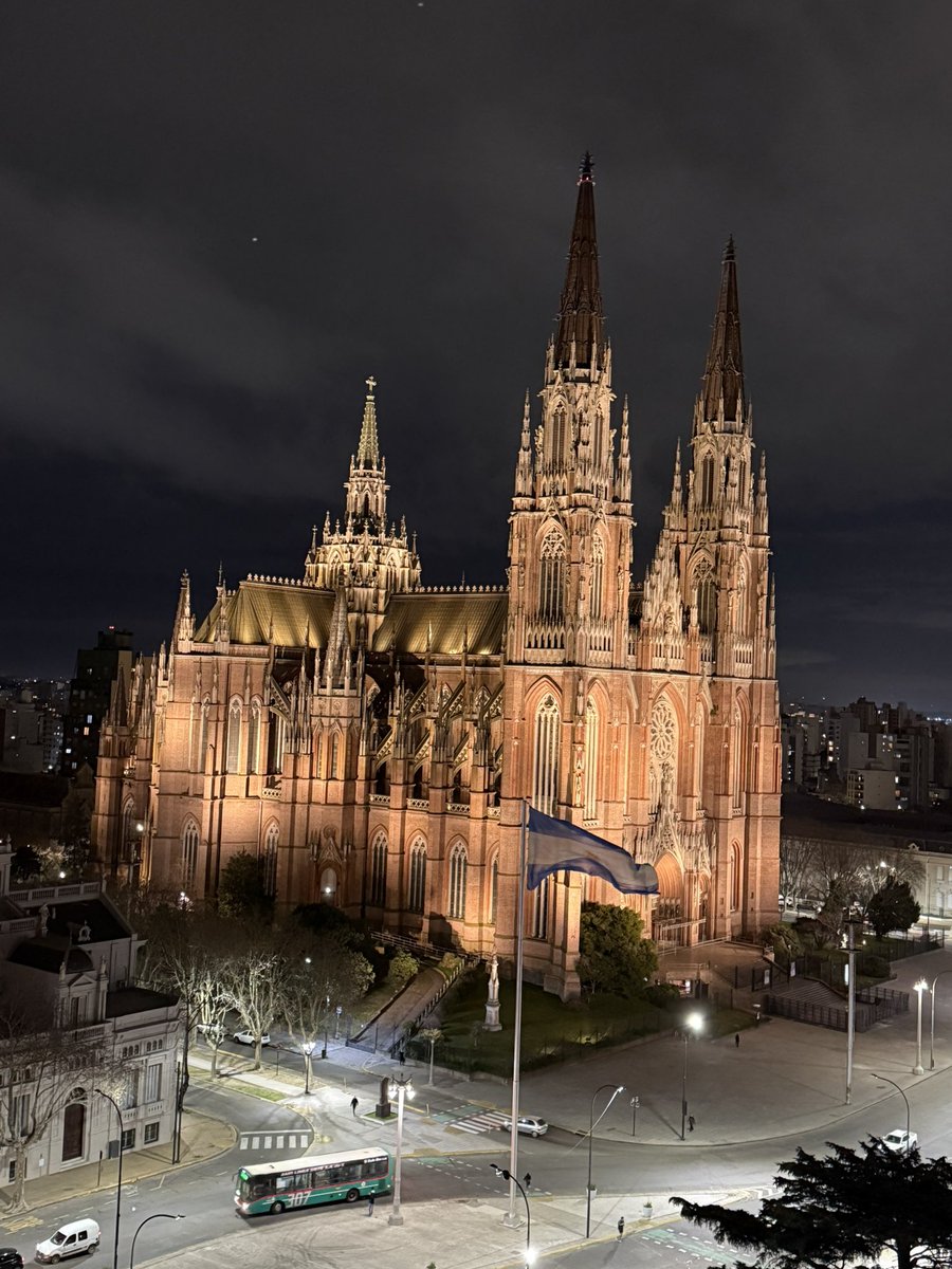 CarlosMaslaton's tweet photo. Catedral de la Inmaculada Concepción, La Plata, espectacular esta noche con su nueva reciente iluminación. Foto desde el piso 12 del Hotel Dazzler. https://t.co/0KBW5W3qMo