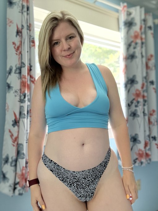 Watch tightpixienurse❤️'s leaked NSFW photo on TwXstars