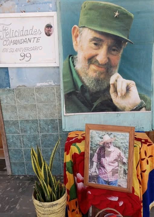 de_la7043's tweet photo. Especial Homenaje por el Natalicio del Comandante Fidel Castro en el  Consejo Popular # 2 de Vista Alegre  con la Agrupaciòn Corazòn del Caribe y Feeling Voice de las Artes Escénicas  de Holguìn.
#100AñosConFidel
#HonorHolguinero https://t.co/IhFlaBC3eU