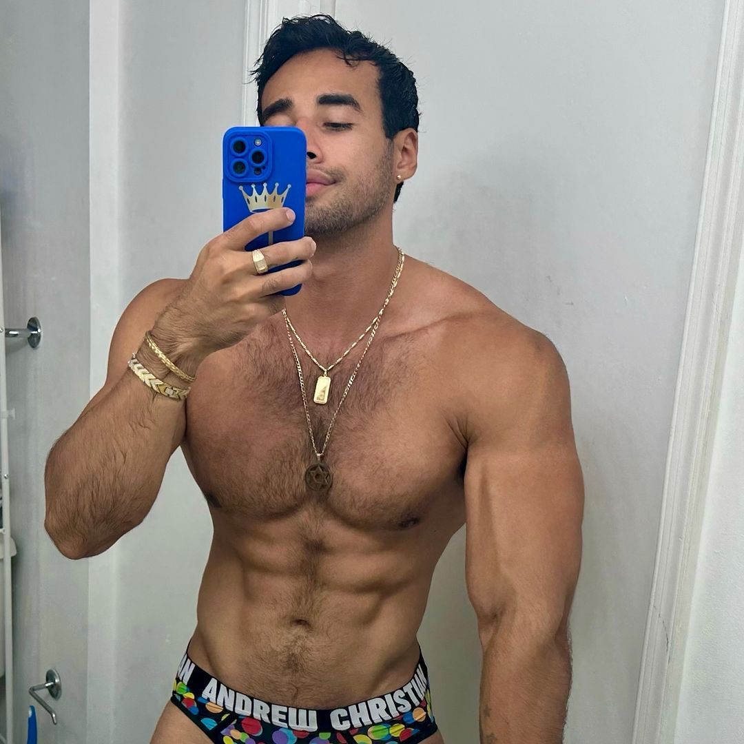 andrewchristian's tweet image. Back in the Saddle: How to Rejoin the Gay Dating Scene After a Dry Spell 
andrewchristian.com/blogs/acblog/b… 

MODEL: cristiandiez
#acblog #dating #saddle