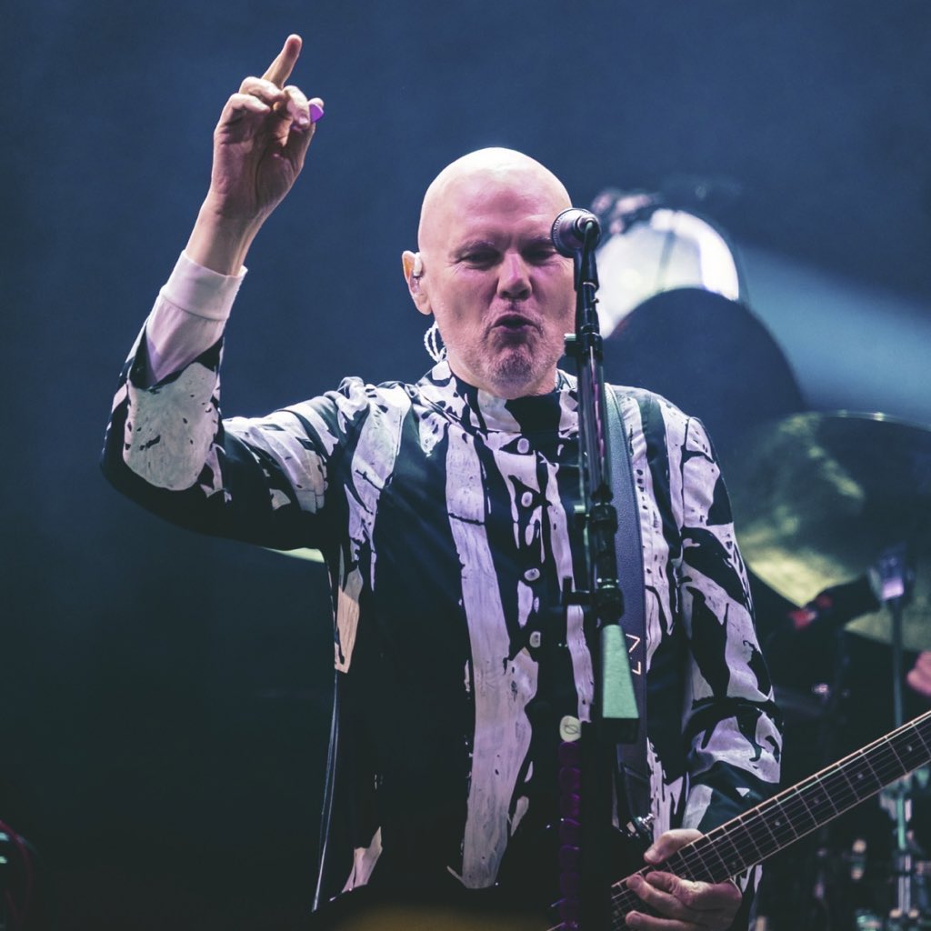 ScarboroughOAT's tweet photo. 🔥What. A. Night!🔥

Huge thanks to @SmashingPumpkin for an unforgettable show, and a massive shoutout to @whiteliesmusic and @ROCKETtheband - you had Scarborough absolutely rocking! 🤘💥 https://t.co/smmFCuQ5Yw