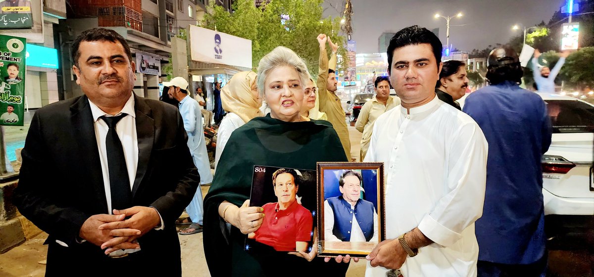 عمران خان پاکستان ہے اور پاکستان عمران خان ہے۔ 

#عمران_خان_کو_رہا_کرو 
#پاکستان_کو_رہا_کرو