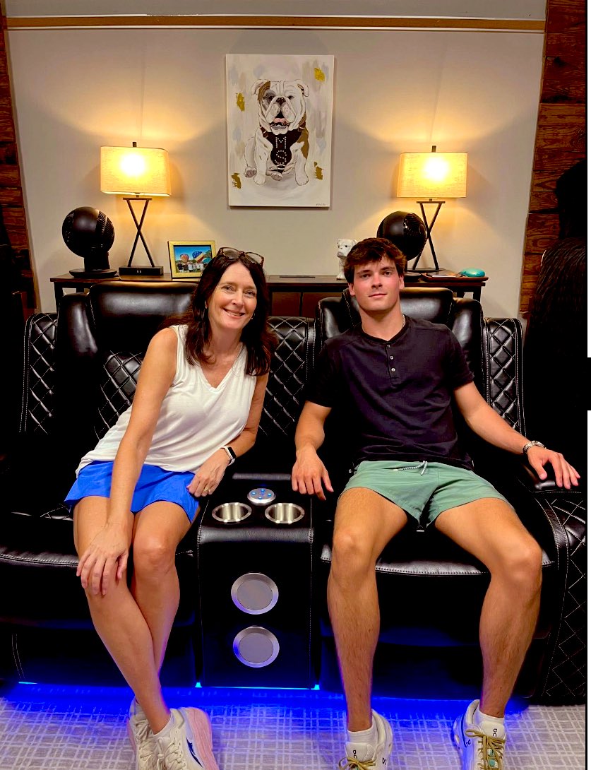 _KileyKirk's tweet photo. Ky’s all moved in at Mississippi State, and Melanie and I are officially empty nesters. https://t.co/RsuFwbOaCL