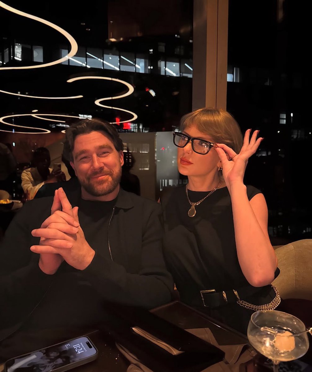 “Esse podcast fez muito por mim. Me deu um namorado!”

– Taylor Swift sobre o New Heights. 😂
