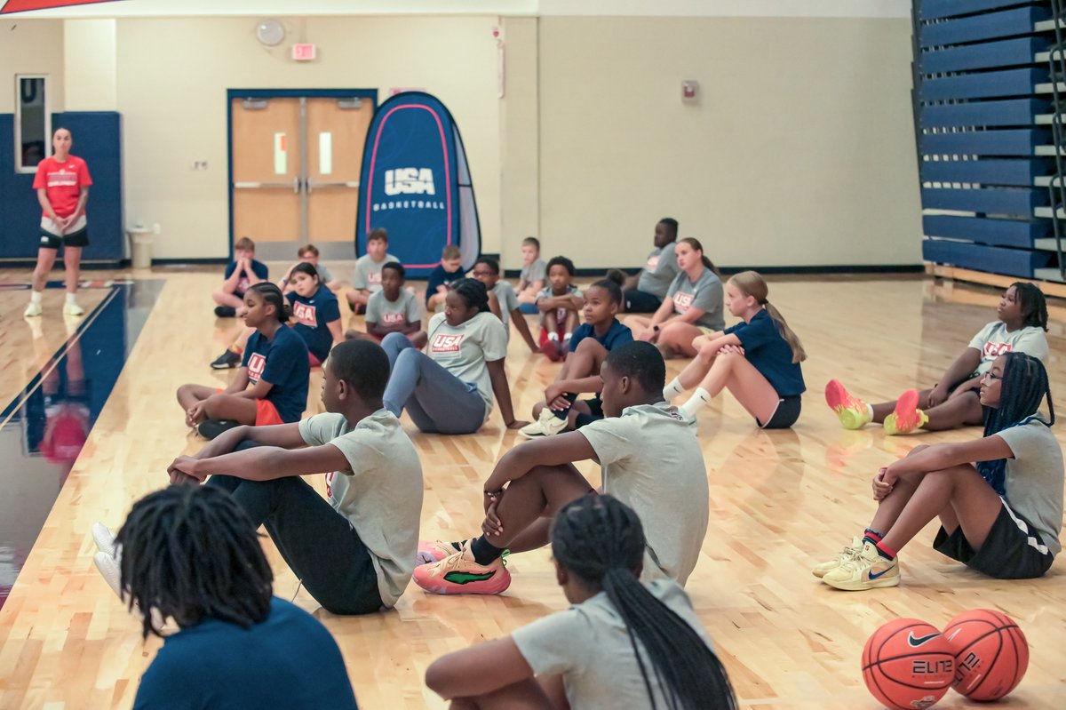 USABYouth's tweet photo. We had a blast hooping with the community in Flint, Michigan, today! https://t.co/XckKZt5kM1