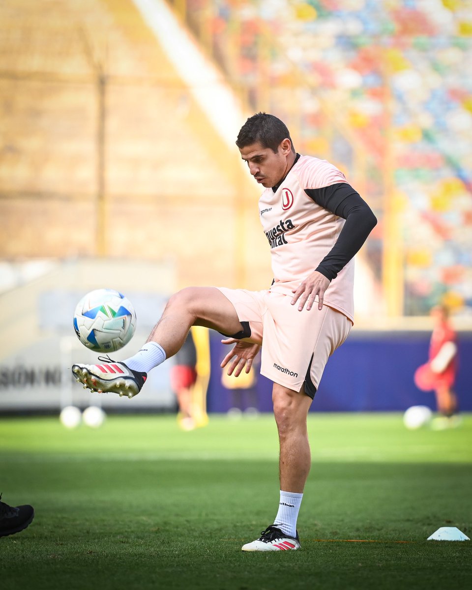 Universitario tweet media