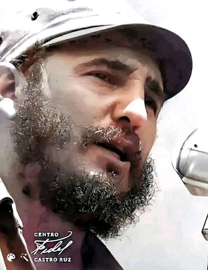 #FidelPorSiempre 
"El comandante que nos enseñó a combatir, a resistir, a imponernos ante las dificultades. El que nos ha dirigido, de victoria en victoria, hasta estos días". #FidelVive 
#100AñosConFidel