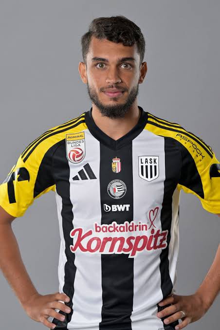 MCA Insider ⭐️ (@mca_insider) on Twitter photo 🚨🚨| Adil Taoui serait convoité par le MC Alger.
Le joueur n’a inscrit qu’un seul petit but avec le LASK lors de la dernière saison. 😬
🗞️ <a href="/arobasedzair2/">𝗔𝗿𝗼𝗯𝗮𝘀𝗲𝗗𝘇𝗮𝗶𝗿 🇩🇿💫</a> (🥇)
#TeamMCA 🚨🚨| Adil Taoui serait convoité par le MC Alger.
Le joueur n’a inscrit qu’un seul petit but avec le LASK lors de la dernière saison. 😬
🗞️ <a href="/arobasedzair2/">𝗔𝗿𝗼𝗯𝗮𝘀𝗲𝗗𝘇𝗮𝗶𝗿 🇩🇿💫</a> (🥇)
#TeamMCA