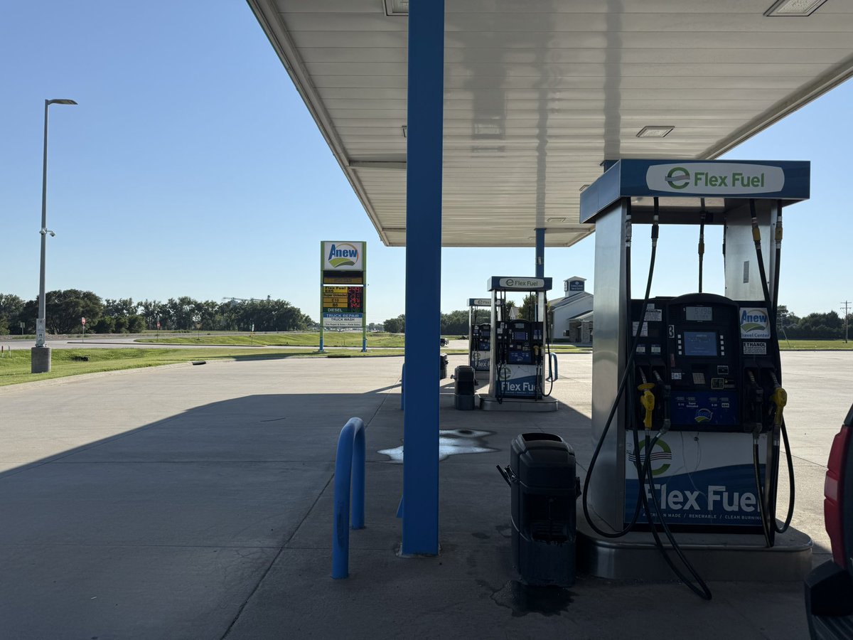 Doing a little survey by the math on the displays, one e10 user, six e15  users, and 1 e30 user