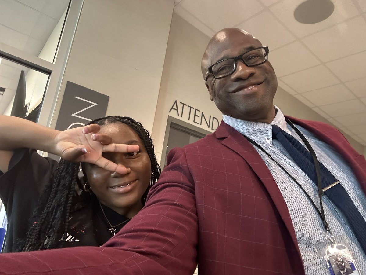 BHSproductions's tweet photo. Couldn’t let the scholars have all the fun. Grabbed a few first day pics with @LPSorg, @LPSMenus, and our amazing custodial educators. Also made the rounds to catch up with yesterday’s golf foursome Simon and a former Tracks Empowerment scholar. #FirstWeekLPS https://t.co/ZcEWDgSrBr